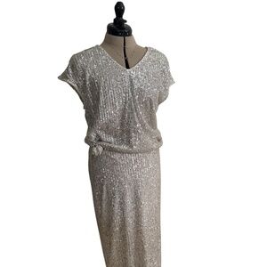 Vince Camuto 2 piece sequin dress. Color: Off-white/beige. Sz: small